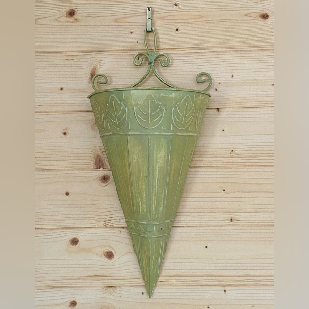 Shabby Chic Farmhouse Metal Wall Pocket Rustic Floral Decor Green Gold Antique